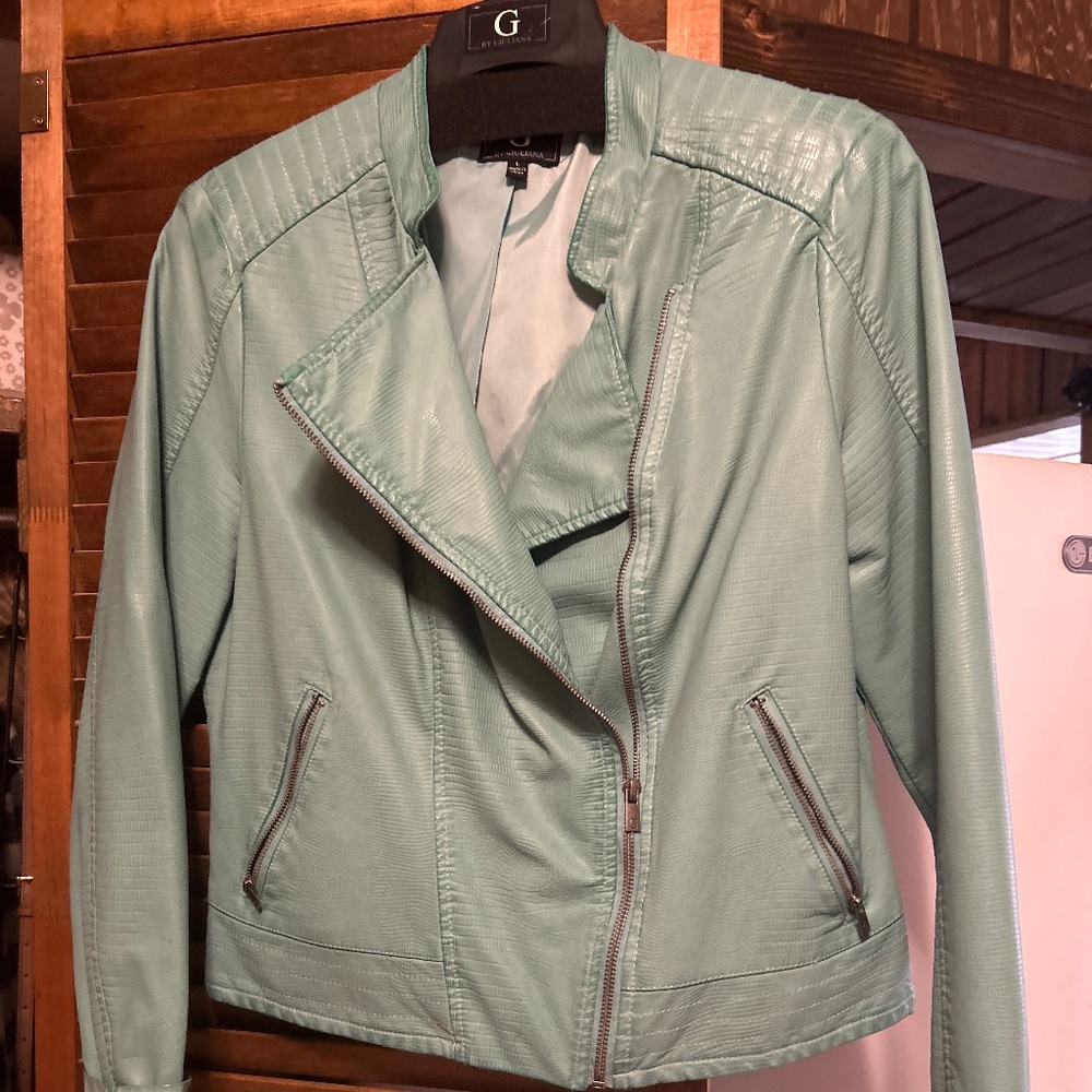 Nice spring jacket, light green, very soft leathery reptile look